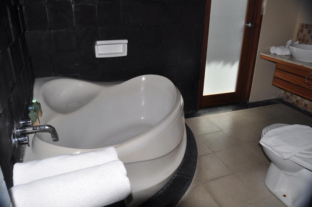 D'Alang Alang Villas Seminyak Buitenkant foto