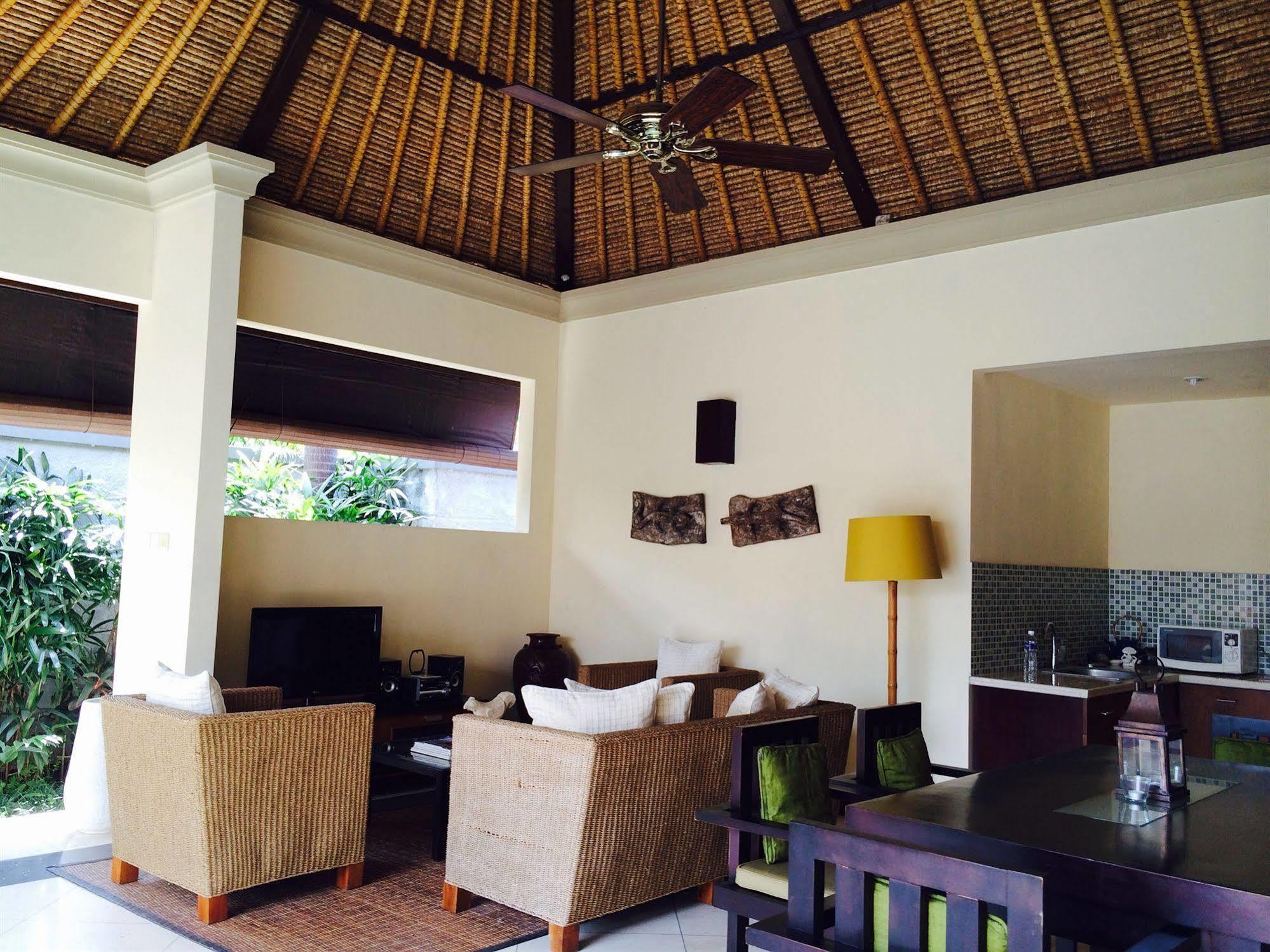 D'Alang Alang Villas Seminyak Buitenkant foto