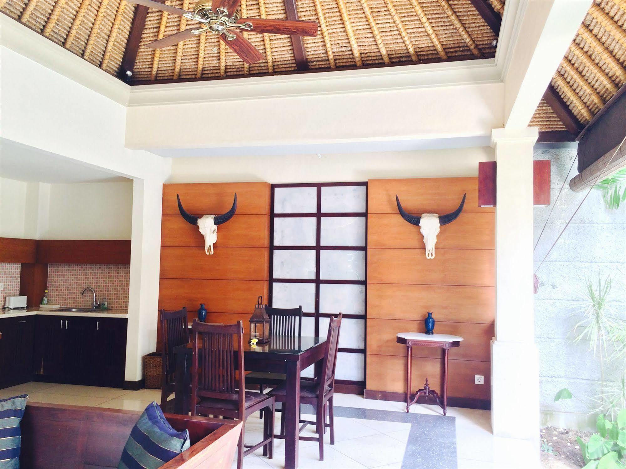 D'Alang Alang Villas Seminyak Buitenkant foto