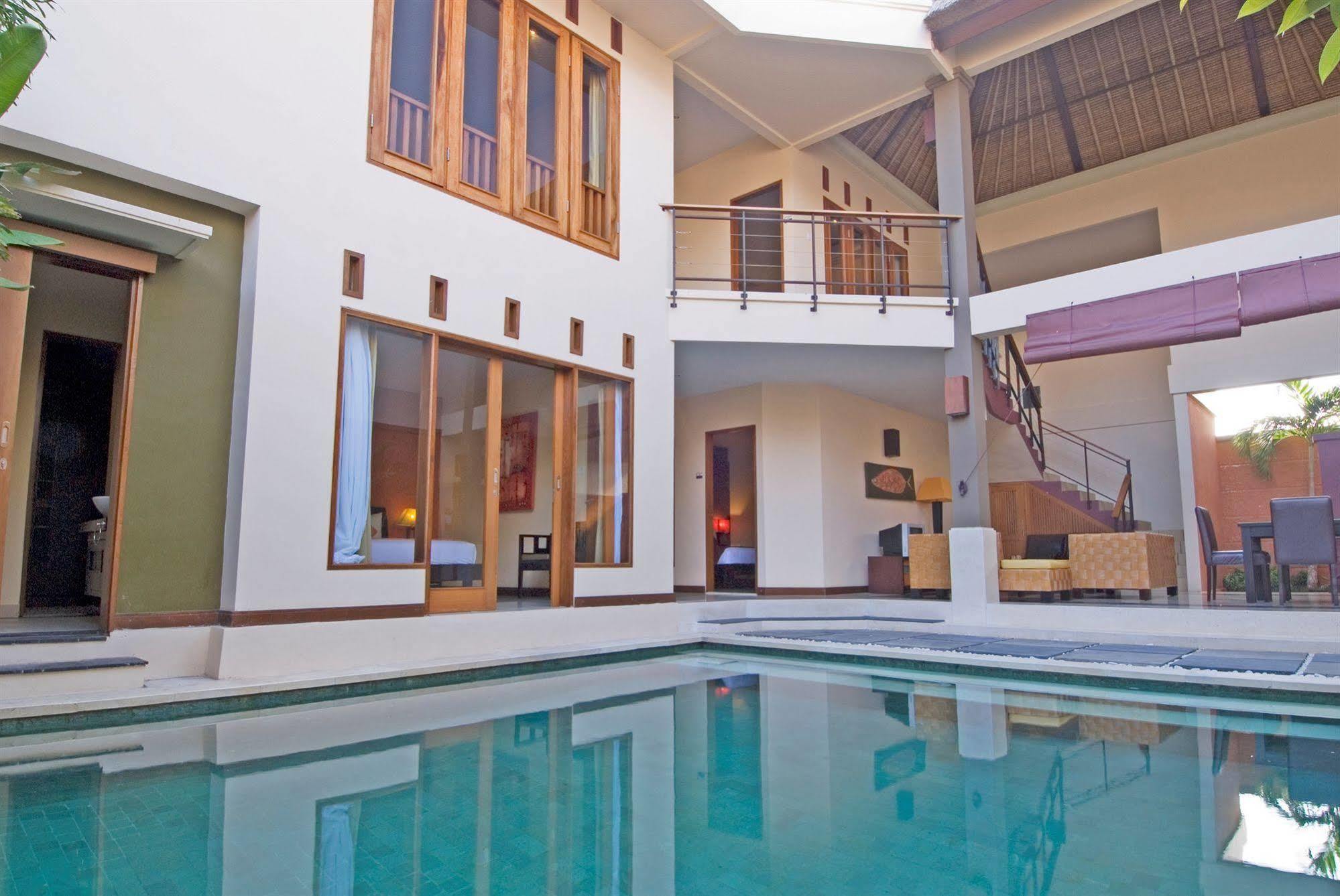 D'Alang Alang Villas Seminyak Buitenkant foto